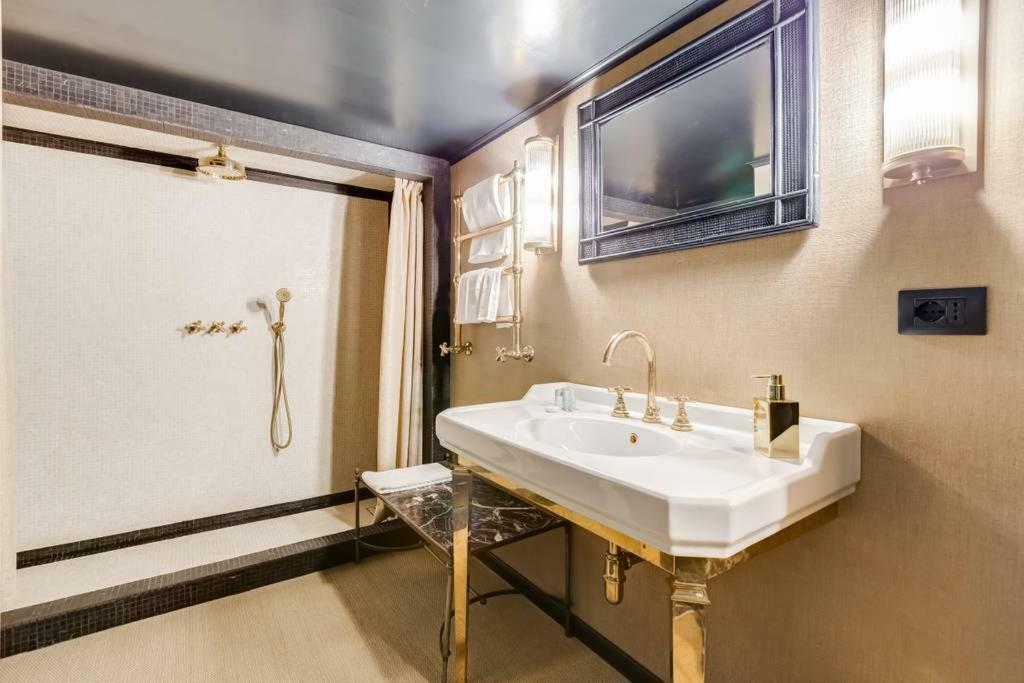 Luxurious Loft Facing The Pantheon Villa โรม ภายนอก รูปภาพ